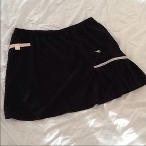 Diadora tennis skirt size M,